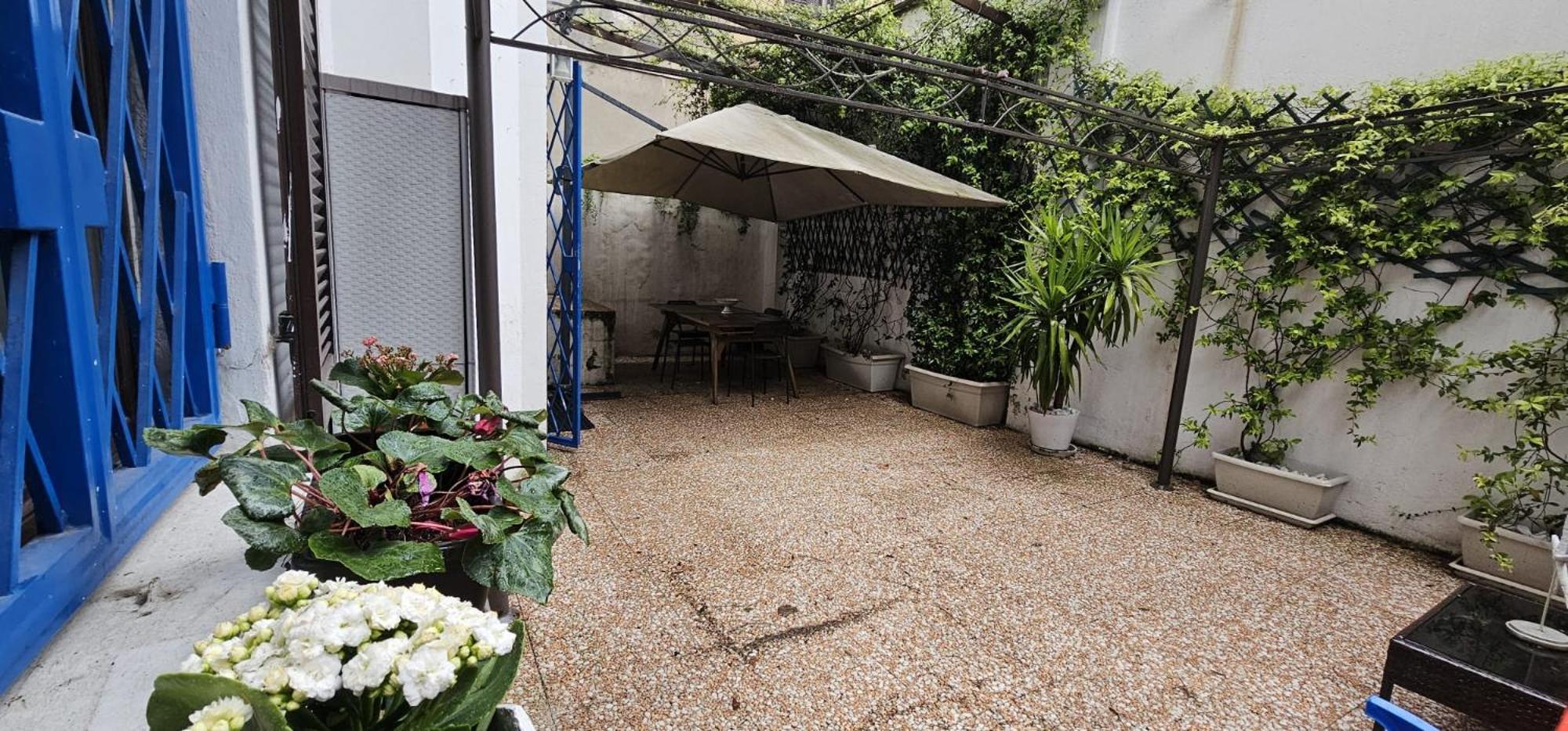 House In The Center Of Appartement *