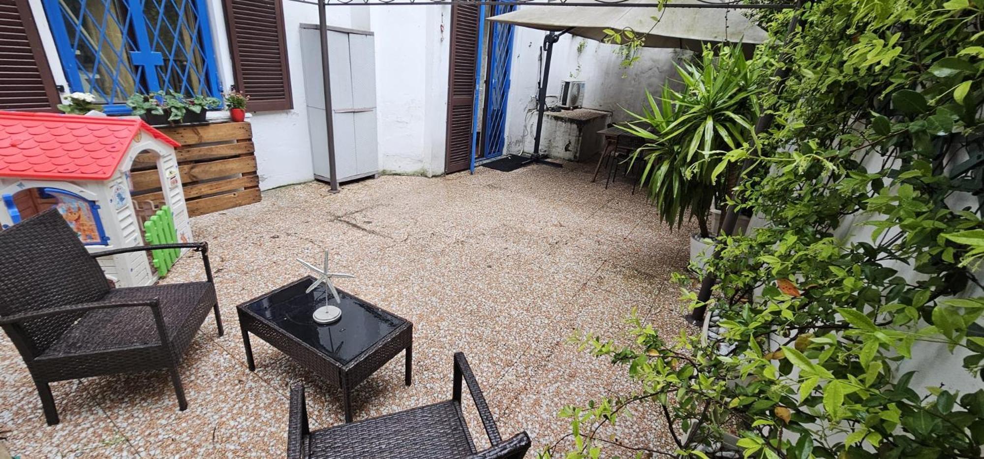 Appartement House In The Center Of